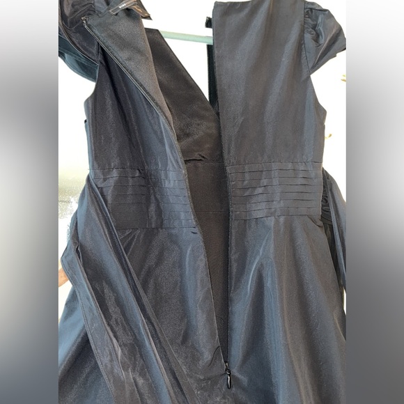 BCBG MAXAZRIA Lace Cap Sleeve Dress - Picture 6 of 7